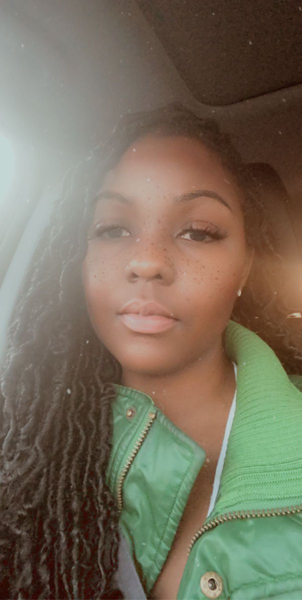ImHeavenToAGod's tweet photo. My lil faux locs really been holding me down https://t.co/80fuQgUFmf