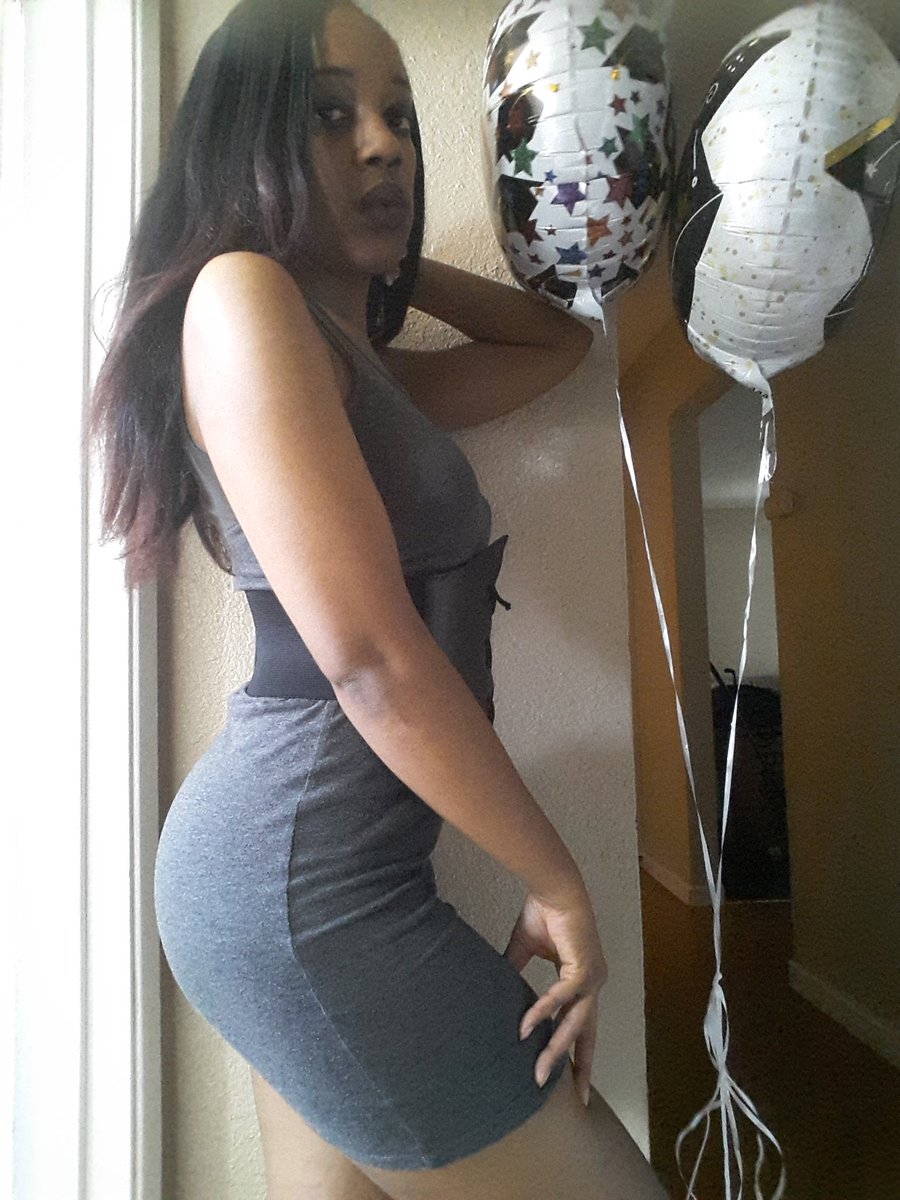 Ms_Prime_Dime's tweet photo. "HATERS SAID I WOULDN'T MAKE IT, BUT IM HERE TO DISPLAY IT" #CLASSOF2020 #CLASSOF2020 #YESIDID #YESIDIDIT🎓👩‍🎓 #SHEDIDTHAT #PROUDOFIT #MARLETTIQUITT #MOTIVATION #SHAMELESS ##TEAMPRIMEDIME HOLLAATME🤗😘 https://t.co/QmMNWtyxZ6