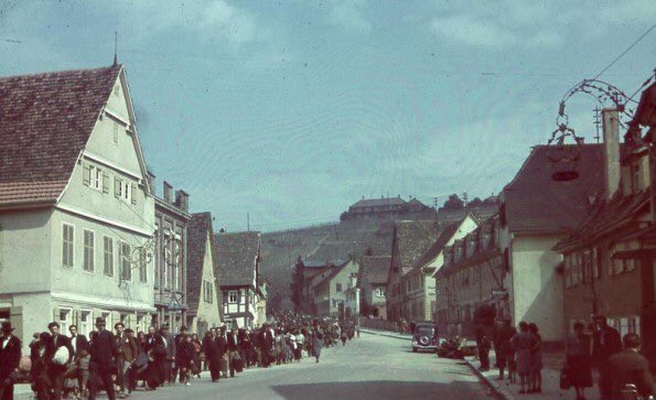 #OTD in #WW2

22nd May 1940

The Holocaust progresses whilst the war rages.

Himmler saw the war in the west as a perfect opportunity to accelerate measures against Gypsies.

The Germans were taking “official photos”, and touring new countries for victims ww2today.com