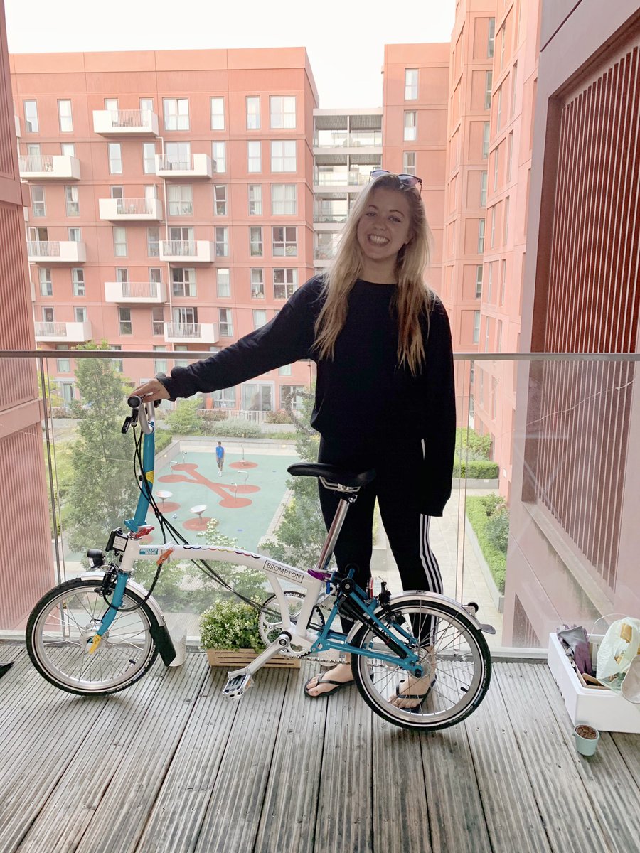 CarolOFlaherty's tweet photo. After struggling to get a bike to commute to work for a long time, @BromptonHire and @Wheels4Heroes  have sorted me out! Thank you so much and thank you @CatrionaRowland for organising everything #Wheels4Heroes #WeCycle @NewhamHospital #greencommute https://t.co/AvZ6cfjkDt