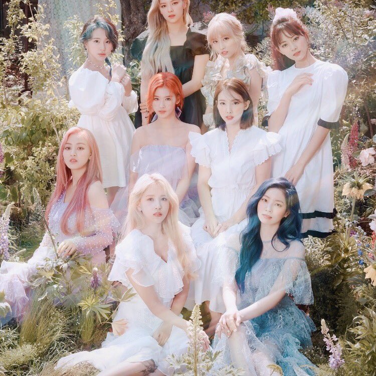 kpopeditzzz's tweet photo. Need this comeback right now 🥺🥺 #MOREandMORE #twice #love https://t.co/qMhrOTVOQ6