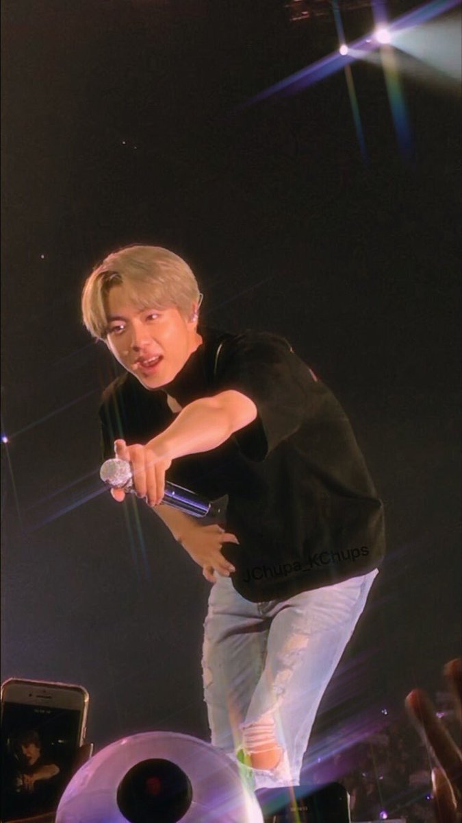 kpopeditzzz's tweet photo. Who is ur bias in bts? #bts #btsarmy #jin https://t.co/zBbRXazQYy