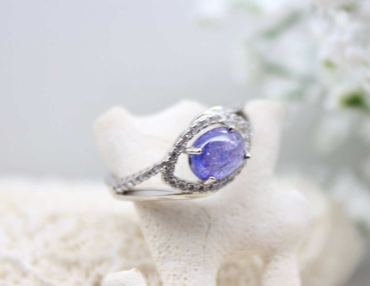 Yu2Xiaogang's tweet photo. Natural Blue Tanzanite and Cubic Zirconia Diamond Ring Size 7, 925 Sterling Silver, 14K White Gold Vermeil wedding bridal anniversary https://t.co/HOk8xaq5xu #etsyshop #jewelry #etsysocial #boho #Etsy #MyBeachStore #fashion #etsymntt #WhiteGoldRing https://t.co/ZA4nmwUMHP