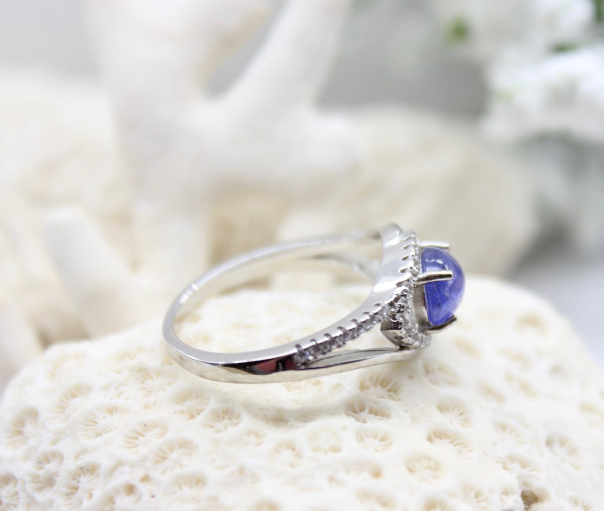Yu2Xiaogang's tweet photo. Natural Blue Tanzanite and Cubic Zirconia Diamond Ring Size 7, 925 Sterling Silver, 14K White Gold Vermeil wedding bridal anniversary https://t.co/HOk8xaq5xu #etsyshop #jewelry #etsysocial #boho #Etsy #MyBeachStore #fashion #etsymntt #WhiteGoldRing https://t.co/ZA4nmwUMHP