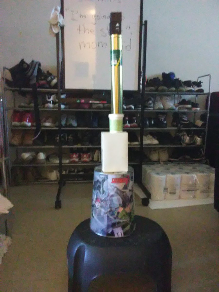 amandacyr4's tweet photo. #mycntower CN Tower building challenge! @ValleyfieldJS Love the innovative materials and designs! https://t.co/0SLunfnSzH