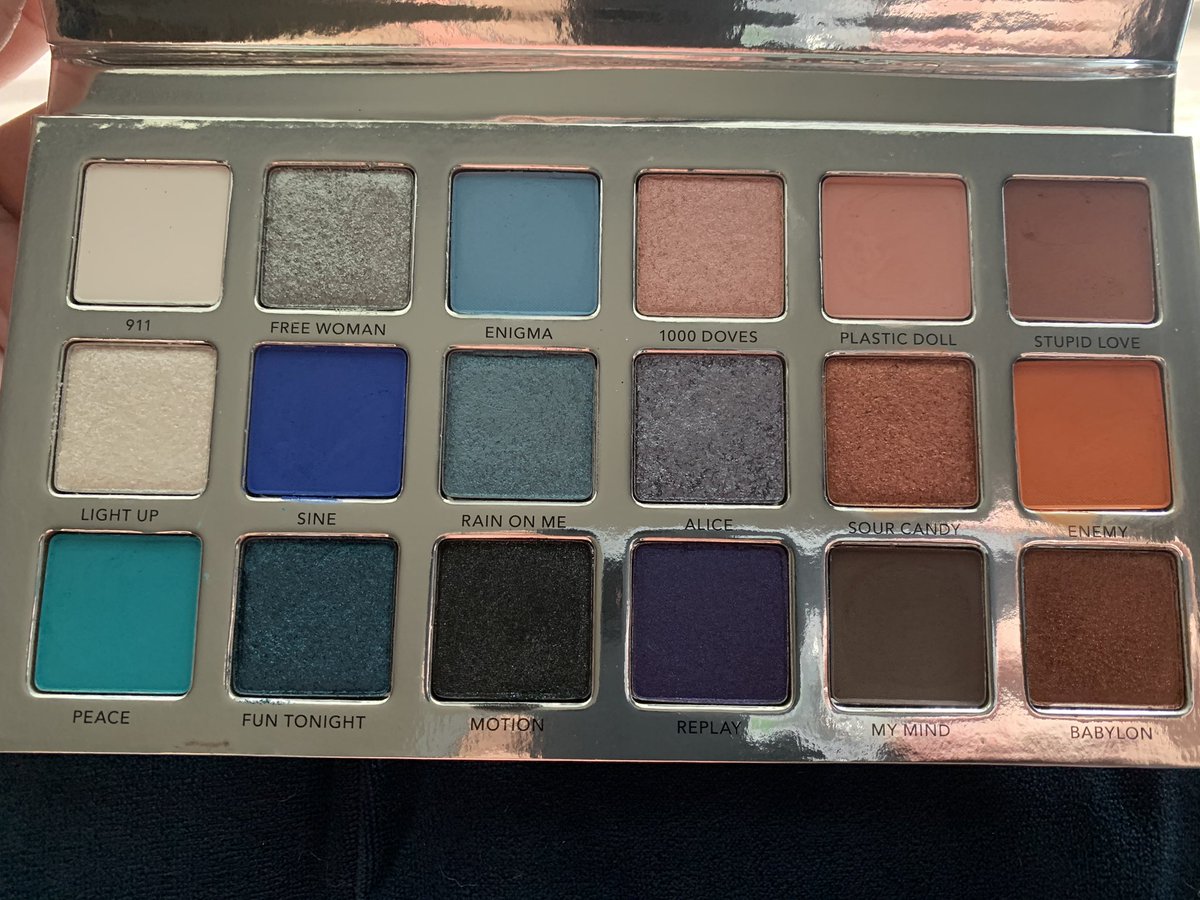 turtburglr's tweet photo. #STUPIDLOVEPALETTE https://t.co/rsBeTzMOIc