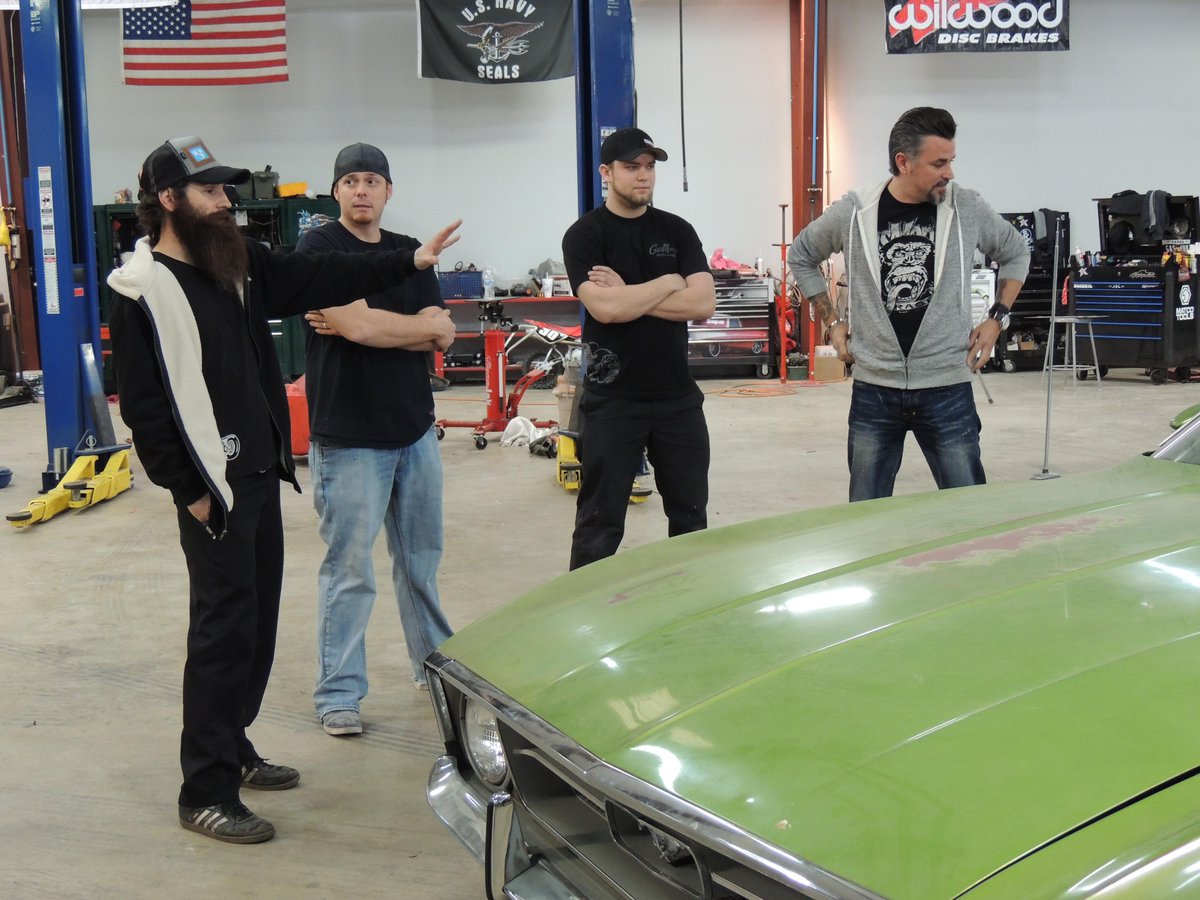 ModMustangs's tweet image. Mustang mania!

They pick up a &quot;Holy Grail&quot; Boss 429 Mustang in Season 5, Episode  2 of Fast N&apos; Loud. Watch it NOW on the @MotorTrendApp!

Stream all episodes and get the App for only $1/month here 👉bit.ly/36oimm4 #FastNLoud #MotorTrend