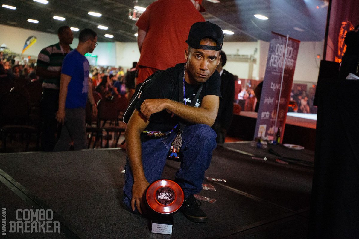 COMBOBREAKER's tweet photo. A look back at some of the winners from #CB2016 through the eye of @tempusrob. #CBRetrospective https://t.co/qI0X4JubWq