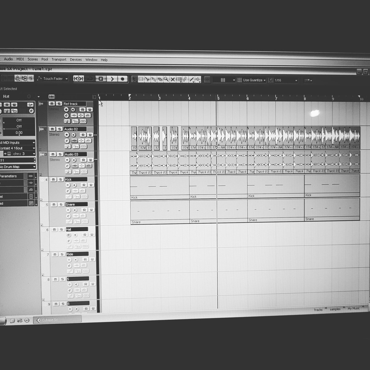 mrtomparkin's tweet photo. Friday night and a week off lays ahead.... Time to put a little beat together. :-) https://t.co/wRbmr5EnoH