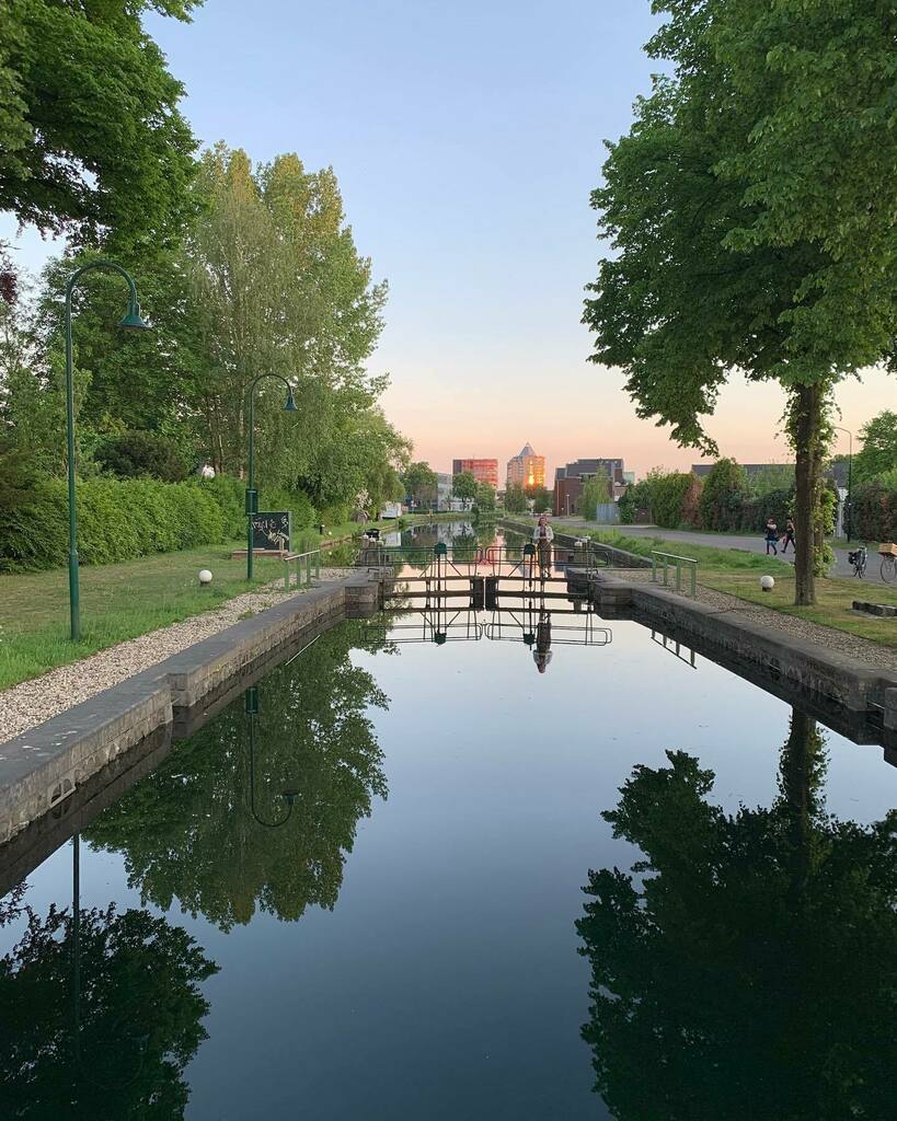 WilliamHuizinga's tweet photo. Apeldoornse Sluis #avondgloren #sluis #apeldoornskanaal #kanaal #apeldoorn #schutsluis https://t.co/U6epxlrvuM https://t.co/MOECnOGtIY