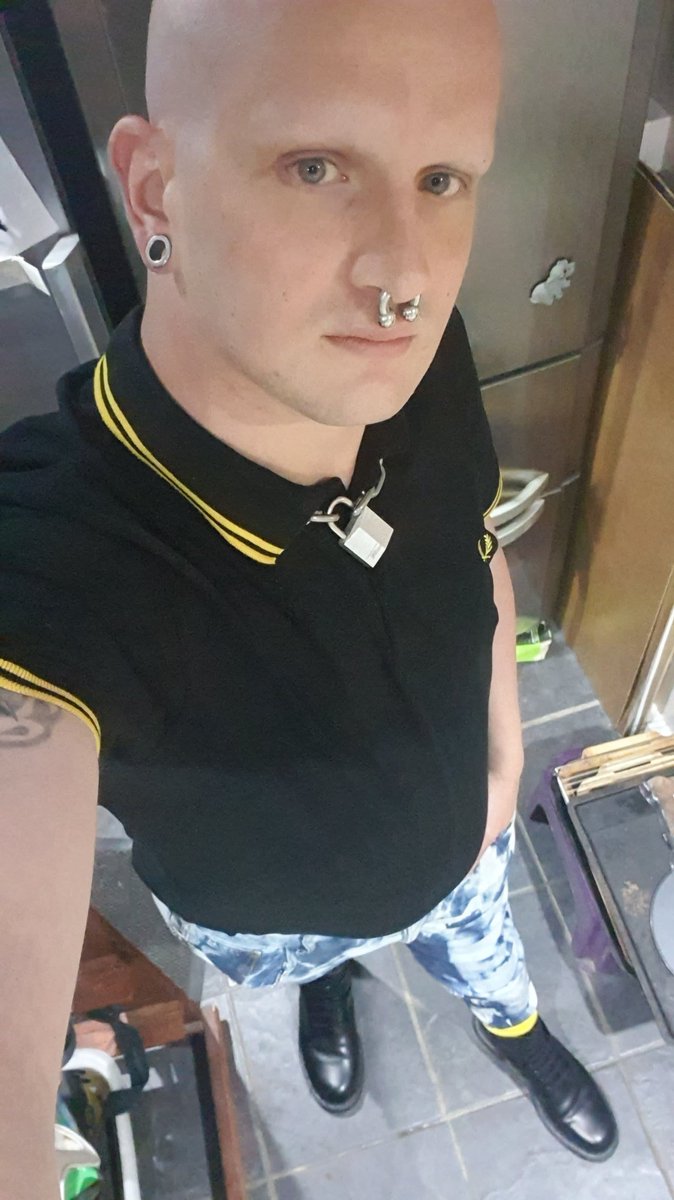BoundPissPigRy's tweet photo. Thank you @ReconNews for doing a #gearstayson zoom chat
#skinpig #smoothpig #filthyfag oink oink https://t.co/Sm4DwgBpdq