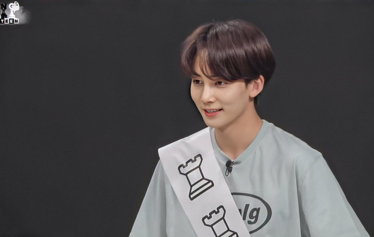 D-11 (Member you first caught your attention)YOON JEONGHAN..!!! Gara2 suara dia di lagu Thanks gue langsung jatuh cinta dong sama suaranya yg unik itu. Trus akhirnya ya kepo2 suaranya dia di lagu yg lain deh. 