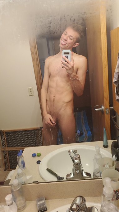 Post ab-workout! Been pushing myself to exercise more like I did before quarentine and my lean musclenis