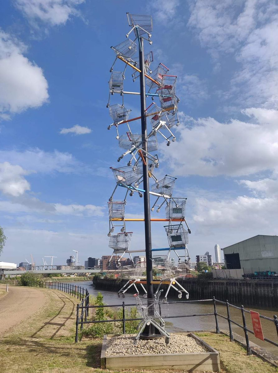 HodgesMinnie's tweet image. Found the first 5g mast today #5g #ohhun