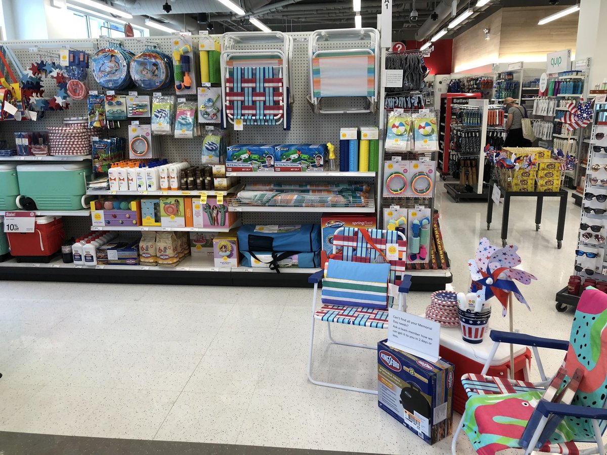 JustLikeYuh's tweet photo. The Wicker Park team is ready to win the season through great merchandising, full shelves, and accurate data! Bring on the sales! @cyndy_beastmode @MikeQuinn75 @A_Leigh_  #MemorialDayWeekend #bringjoy #T3307 https://t.co/cdLuQregQ8