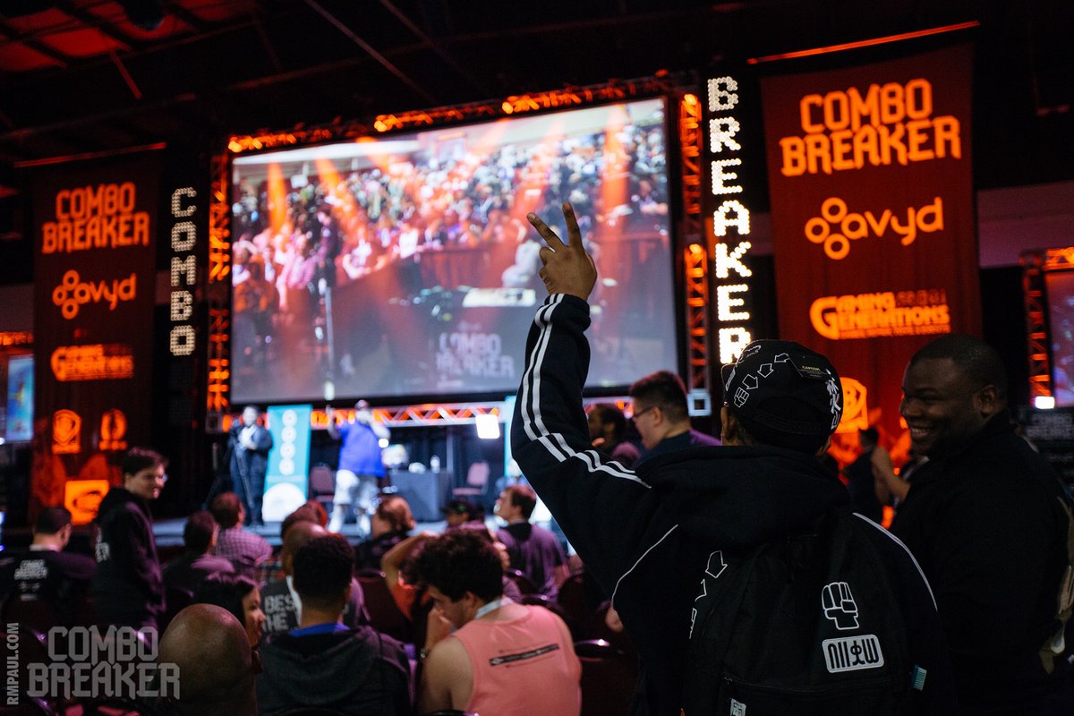 COMBOBREAKER's tweet photo. The craziness that was the #CB2016  Auction Tournaments. https://t.co/mWWXC2JCia