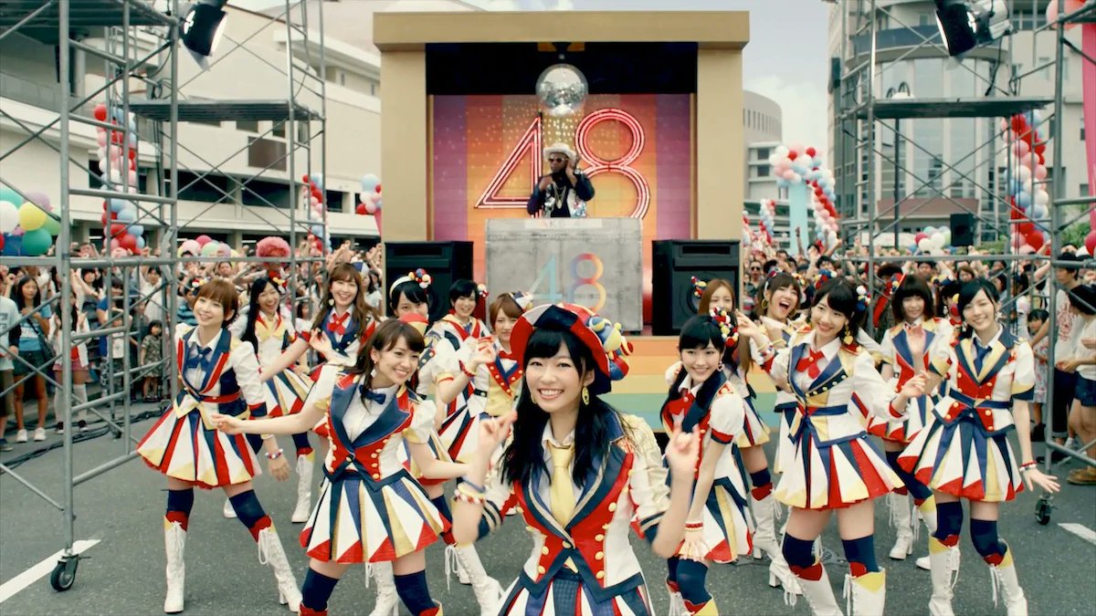 With the explosive success and cultural impact of Girls Generation's Gee proportions that Koisuru had, the future of the group was sealed: the flagship group singles would become 48Group All-Stars grounds. A decision, good or bad, that is just now, 7 years later, being undone.