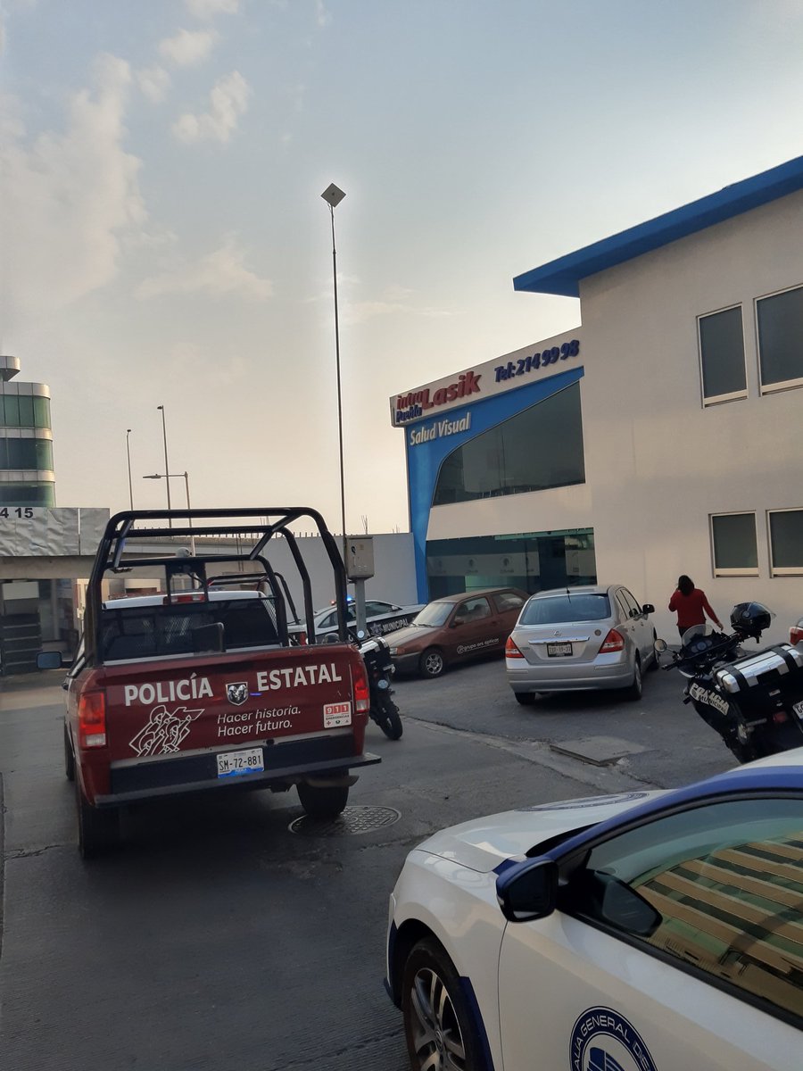 UNoticiasPuebla's tweet photo. La delincuencia hace de las suyas, ahora roban a mano armada la clínica #Intralasik en #Puebla Hasta cuando? @MBarbosaMX @UNoticiasGrupo @FiscaliaPuebla @SSC_Pue @SSPGobPue @_CarlosAMorales @NoraMEscamilla @TonantzinFdz @tuamigacris @GLPAN_Puebla https://t.co/UHMY51nSzD