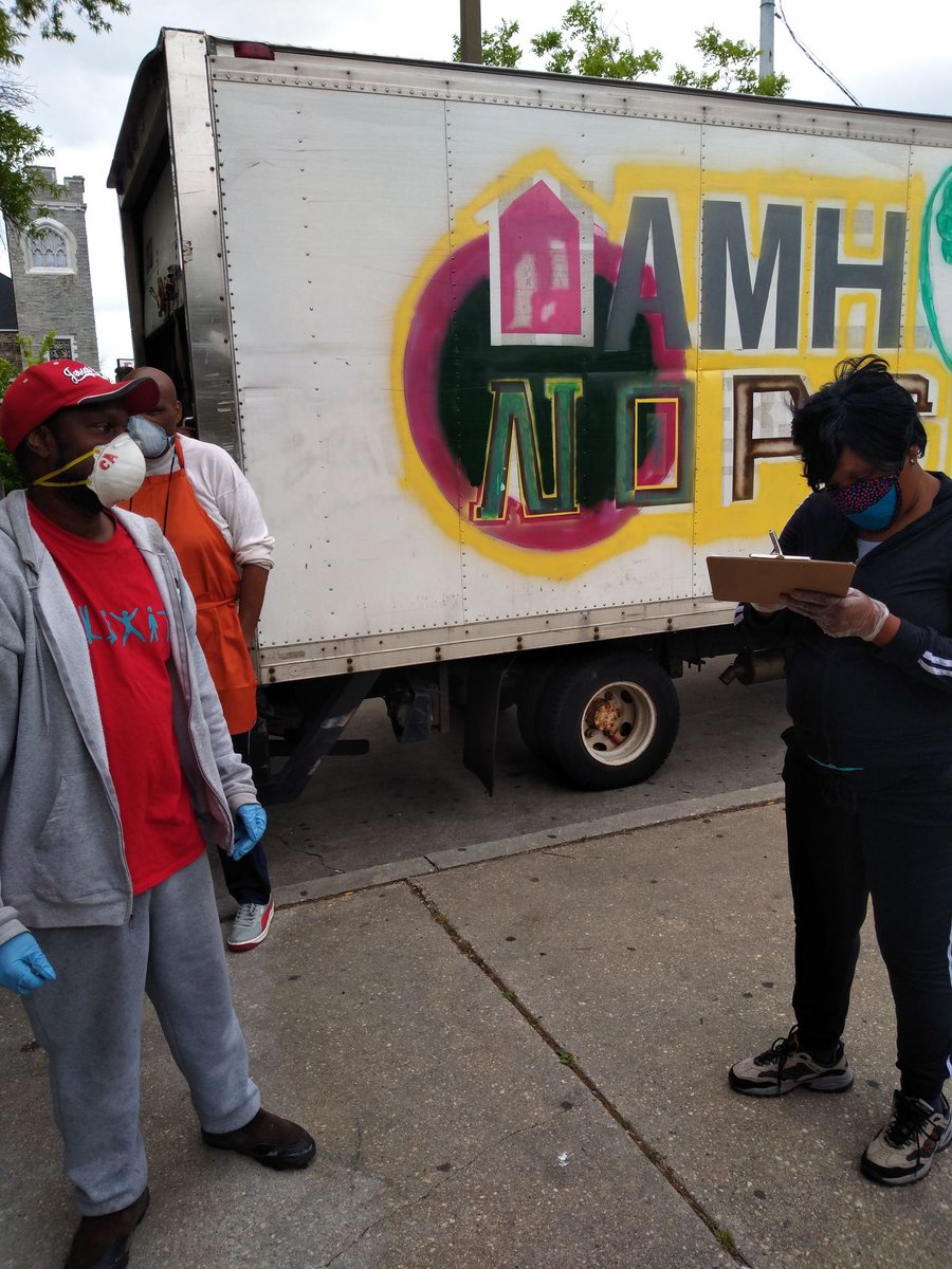 m_andrews2020's tweet photo. Yesterday, I was fortunate to serve good folks in my West #Baltimore community (Park Heights) with the Standing Strong Mentoring Program along with @CAnderson2020 and @TaurusBarksdale.
#baltimorepolitics #mybmore #charmcity #bmore https://t.co/r4ZA4lRvYi