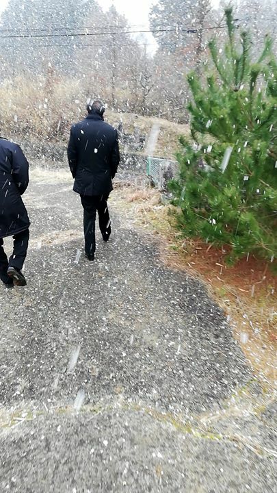 ZAWASEA's tweet photo. ちょー雪ふりだした♪
長野県飯田市 https://t.co/AEs4OeGndJ