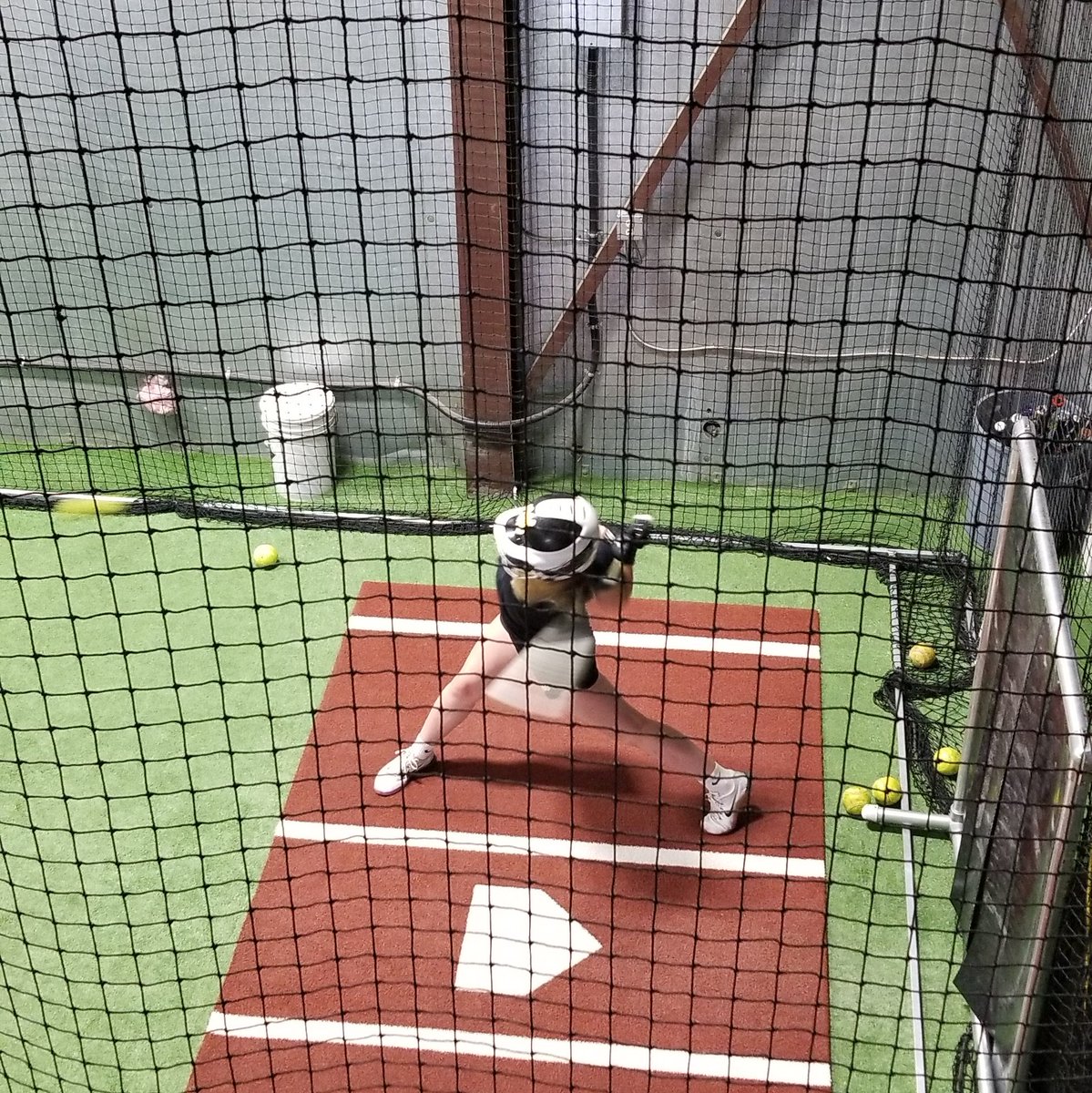 oh_henrys's tweet photo. Back to it! #fastpitch #softball #shakeoff #rust #swingofthings #tc365 https://t.co/rV4Cko44dK