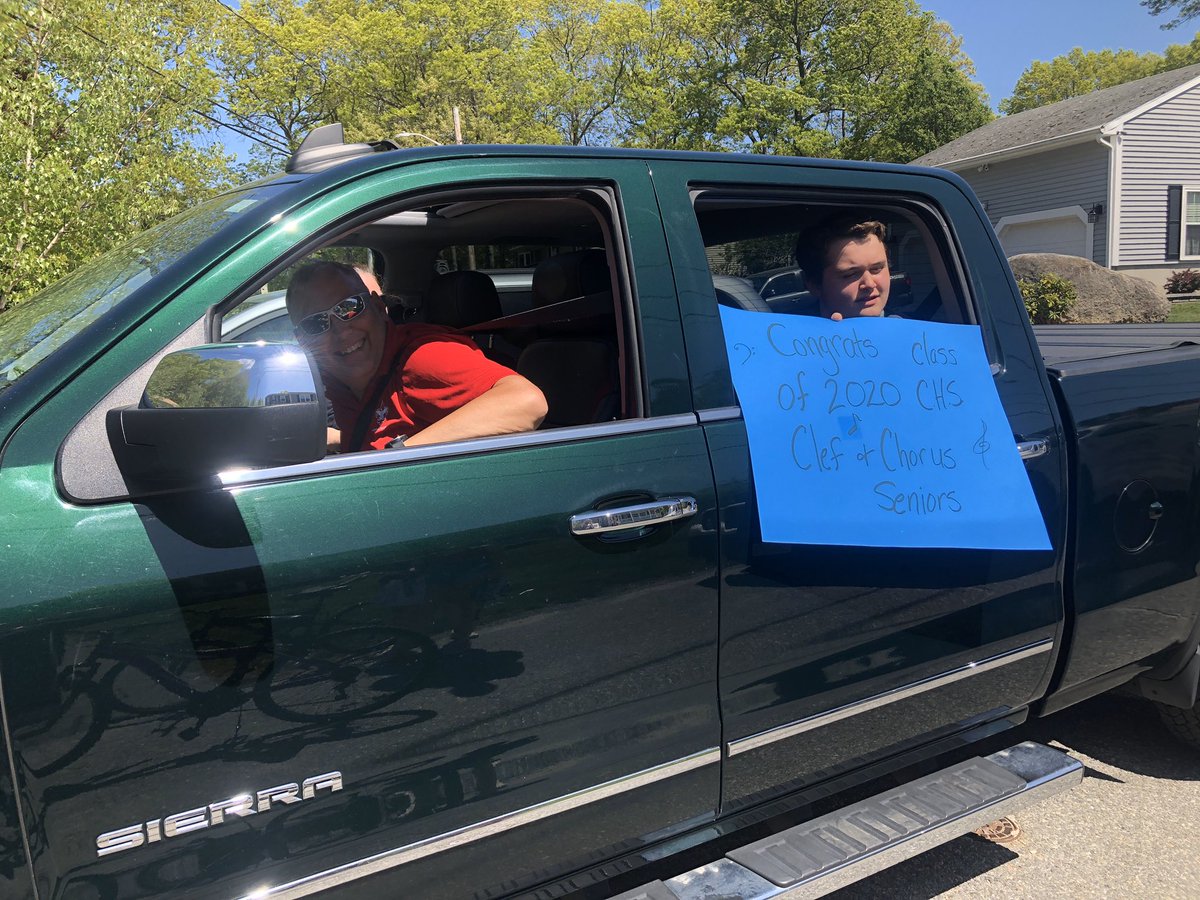 MrsSantoMM's tweet photo. We spent the day surprising and honoring our Chorus and Clef Seniors. Grateful for our musical family, and so proud of these kids!
@gobluechs @Cumberland2020 @ClipperChorus @ClefSingers #CHSChoirFam #ClefFamily #MusicConnectsUs #Choirantine https://t.co/3asJP7FfRi