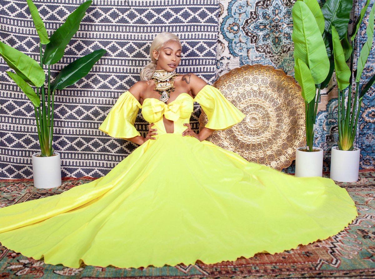 OloriSWANK's tweet image. New @SWANKBlue collection will drop next week. 😊💙