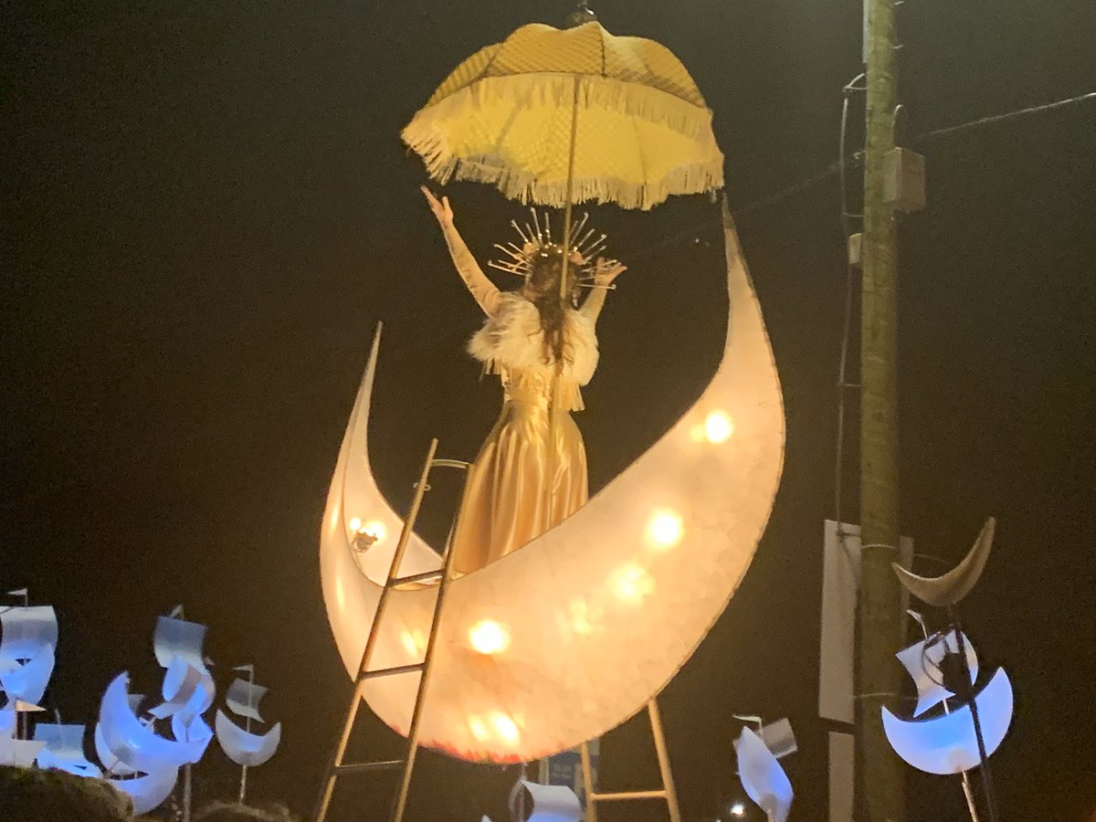 ali_spillane's tweet photo. Right about now last year we were experiencing the magic of luxe landscape on the streets of galway with @ISACSIreland as part of #FreshStreet3 with @galway2020. One of the (many) highlights of my 1.5 years of living in Galway (so far) @LorGMedia https://t.co/ou9rFfMZhz