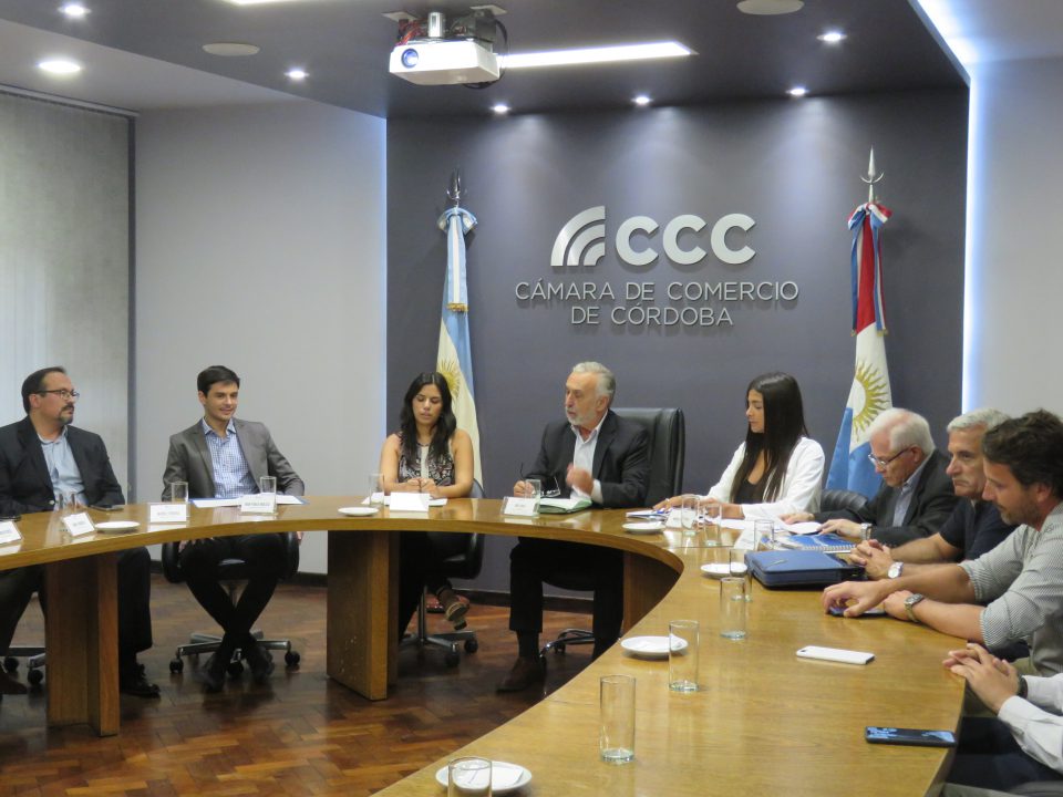 Camcomcba's tweet photo. #ComunicadoCCC | La Cámara de Comercio solicita la urgente flexibilización de la actividad
📲 Comunicado completo en el siguiente link: https://t.co/UkRa6iWuJl https://t.co/vycVnM0Fw7