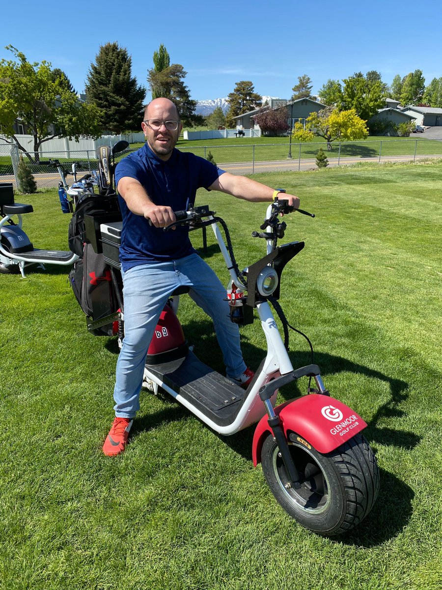 foreUP's tweet image. Nothing quite like riding into Memorial Day Weekend in style! ⛳🤙

📸: Glenmoor Golf Course and @PhatScoot

#MemorialDayWeekend #ridephat #foreUPclient