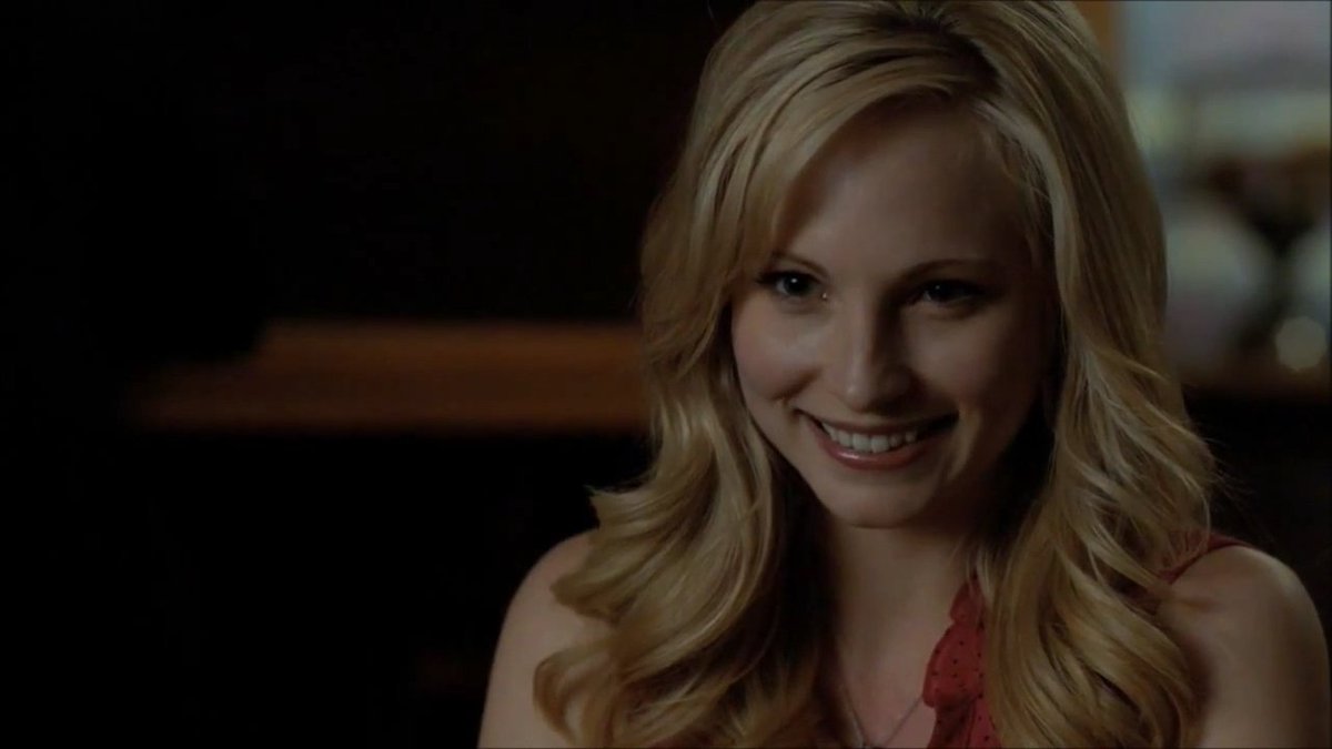 ok. damon and caroline first saw each other at the grill, smiled, there was an attraction from the first moment