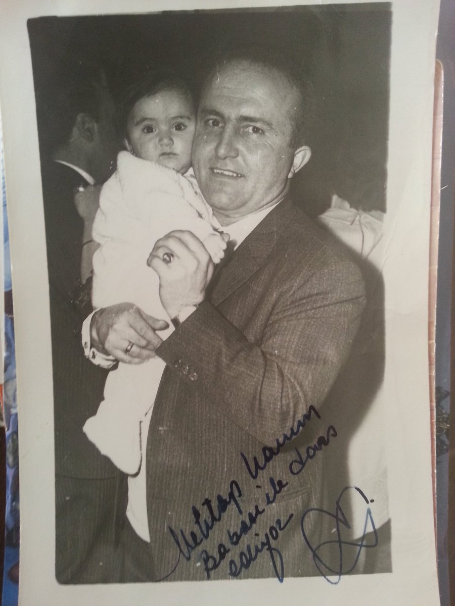 fundabaser's tweet photo. Gülüşünüzü,sevginizi,sevdanızı özledim.Kimse anne baba olmadan,anne babasını kaybetmesin,zira hiç büyümüyor.Buseler,ışıklar sizinle olsun... https://t.co/asdzpGYKFI