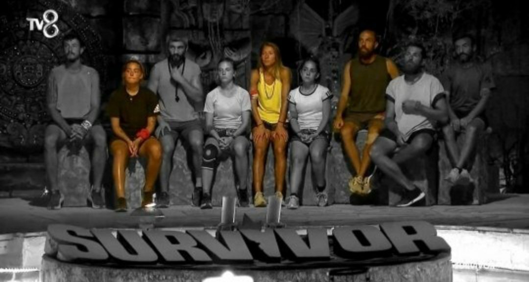 besyoes's tweet photo. Haftalarca adada sakat sakat kalan gönüller ve performansı çok yükselince ilk sakatlığında  adadan gonderilen ERSİN hersey ortada...
ReytinglerleAlgı ÜnlülereSaygı
#survivor2020 https://t.co/paBLa6sRp7