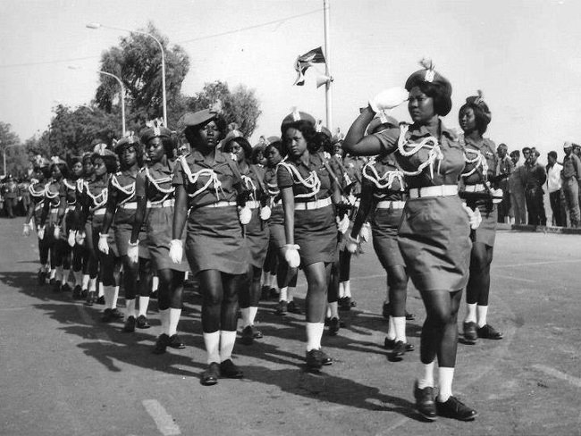 PastSudan's tweet photo. المرأة السودانية في صفوف الجيش في السبعينات
#السودان_زمان
#السودان https://t.co/kuZJodMTQv