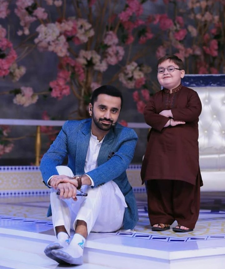 milkyy_23's tweet photo. WB ne aj kids segments kiya tu... lekin daact sahab k janay ki wajah se un k lehjay mai kafi udasi ti😞
Daact ap k ly hamari taraf se dher Sara pyar or hamari dua hai ap hamesha khush rahein❤❤❤
#ShaneRamazan
#WaseemBadami
#DaactSahab
@WaseemBadami
@PeerAhmadShah01 https://t.co/lu74Nm3dBa