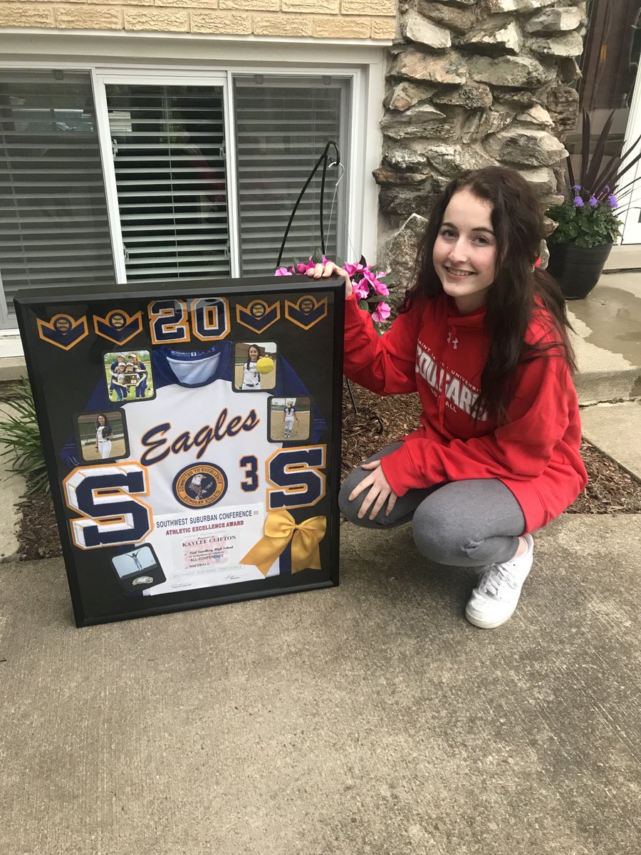 kclifton_karen's tweet photo. I'm so excited to announce that Kaylee has officially committed to further her education and play softball at Saint Xavier University in the fall. #gocougars #sxusoftball #sandburgpavedtheway https://t.co/gqb0smUwkQ