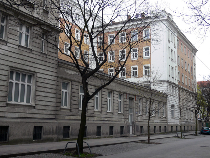 Starting at the age of 21, HitIer lived for 3 years in the Vienna Men’s Hostel (Meldemannstraße Dormitory), ironically funded by Nathaniel “Puggy” RothschiId (potentially his uncle).
