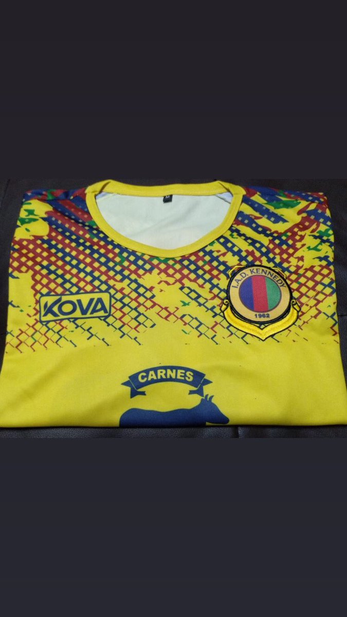 IadKennedy's tweet photo. Primera indumentaria que va a usar nuestro club en primera !!!💛💛💙💙 https://t.co/qZJ0gpMhOm