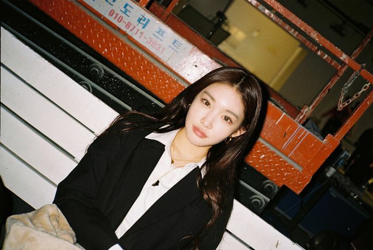 bowscraft's tweet photo. Tonight I don't wanna cry so me puse puse guapa y me fui directo al #SVTDEBUT para celebrar con mis niños su lanzamiento. Todos estuvimos esperando desde que empezaron a salir los teasers y yo como buena gorda fan estoy dando stream masivo a #DWCWSVT porque es alto temón. 😌🖤 https://t.co/BQEaAfSGF6