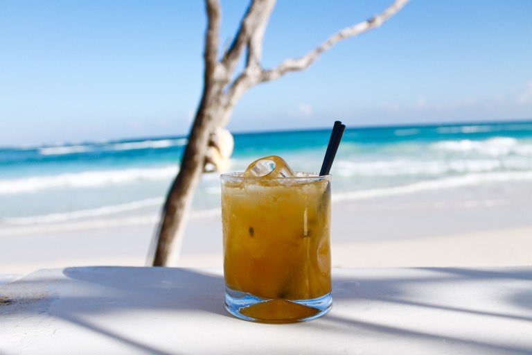 ohsunnymx's tweet photo. Coco Tulum 🥥 The black &amp; white hotel boutique. https://t.co/tIVdg6Fe7E