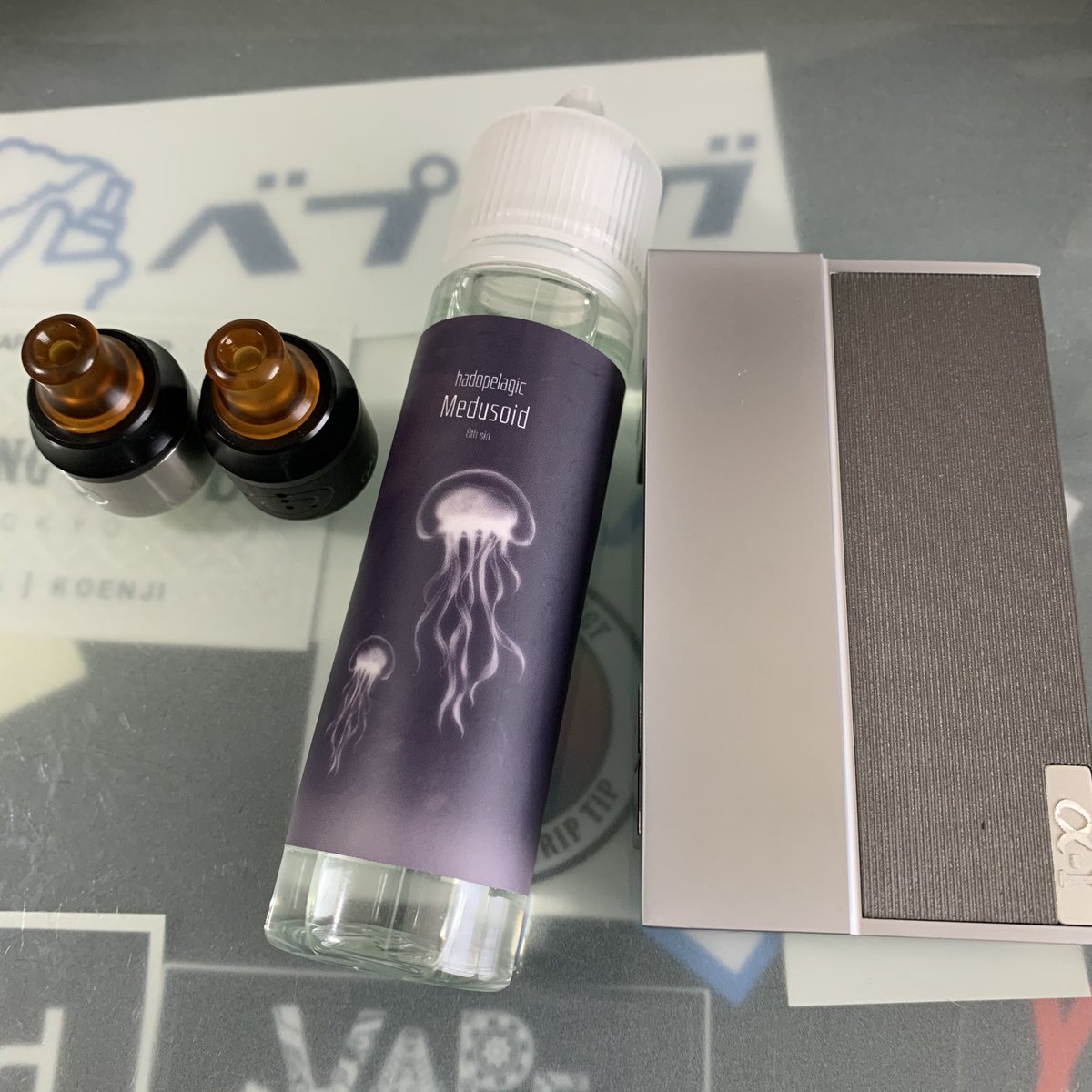 eksy8's tweet photo. おはようございます♪
MTL Alien(3-32/38g)のABテストを行なっております。
#8thsin のクラゲリキッドで味比べしているのですが、アウター素材の差(Ni80/ KA1)で意外と味わいに違いが出るんですよね😅
そんな訳で、今日はレギュレーテッドModで比較していこうと😅
本日もよろしくお願いします✨ https://t.co/h651cH0ow3