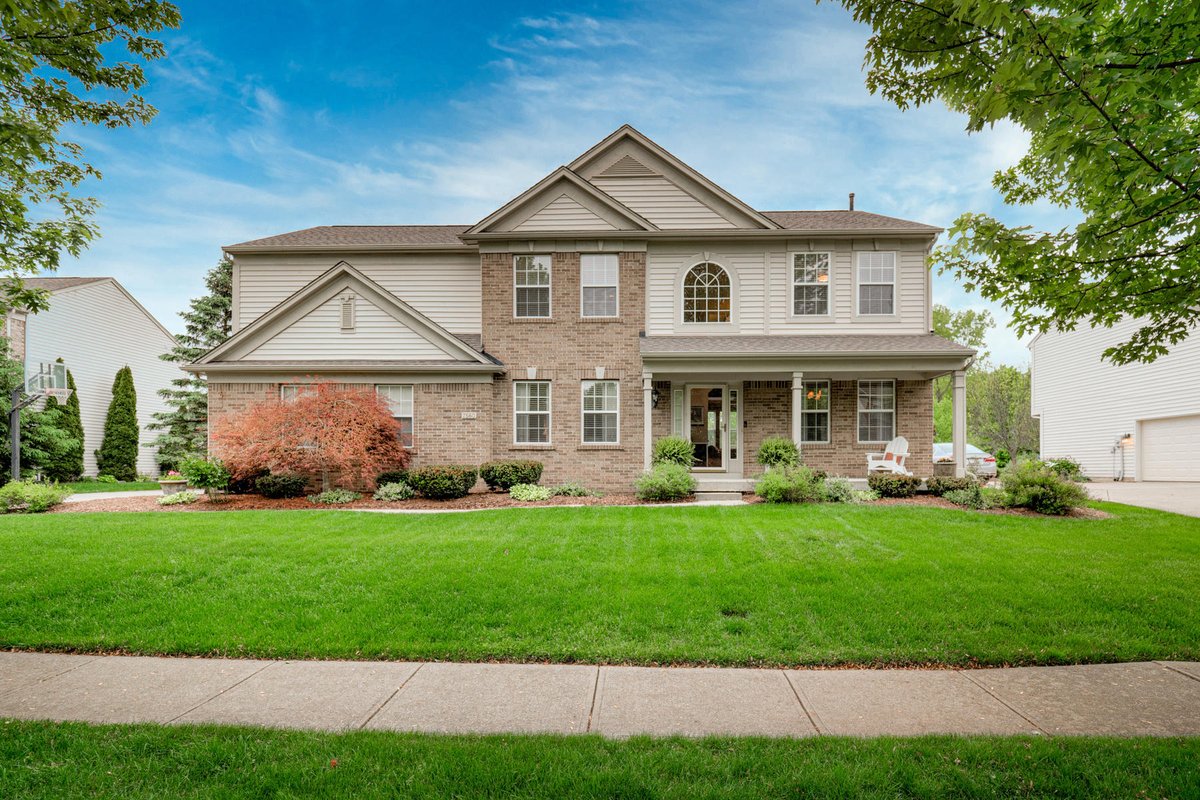MikeSellsIndy's tweet image. Just Listed for sale in Geist / Lawrence Twp - 7560 Prairie View Drive Indianapolis, IN 46256. $320,000 list price in the Preserve. 
indyvrmedia.seehouseat.com/public/vtour/d… #indyrealestate #beautifulhome #forsale #justlisted #preserveatfallcreek #awesomeneighborhood #realestatevideo #drone