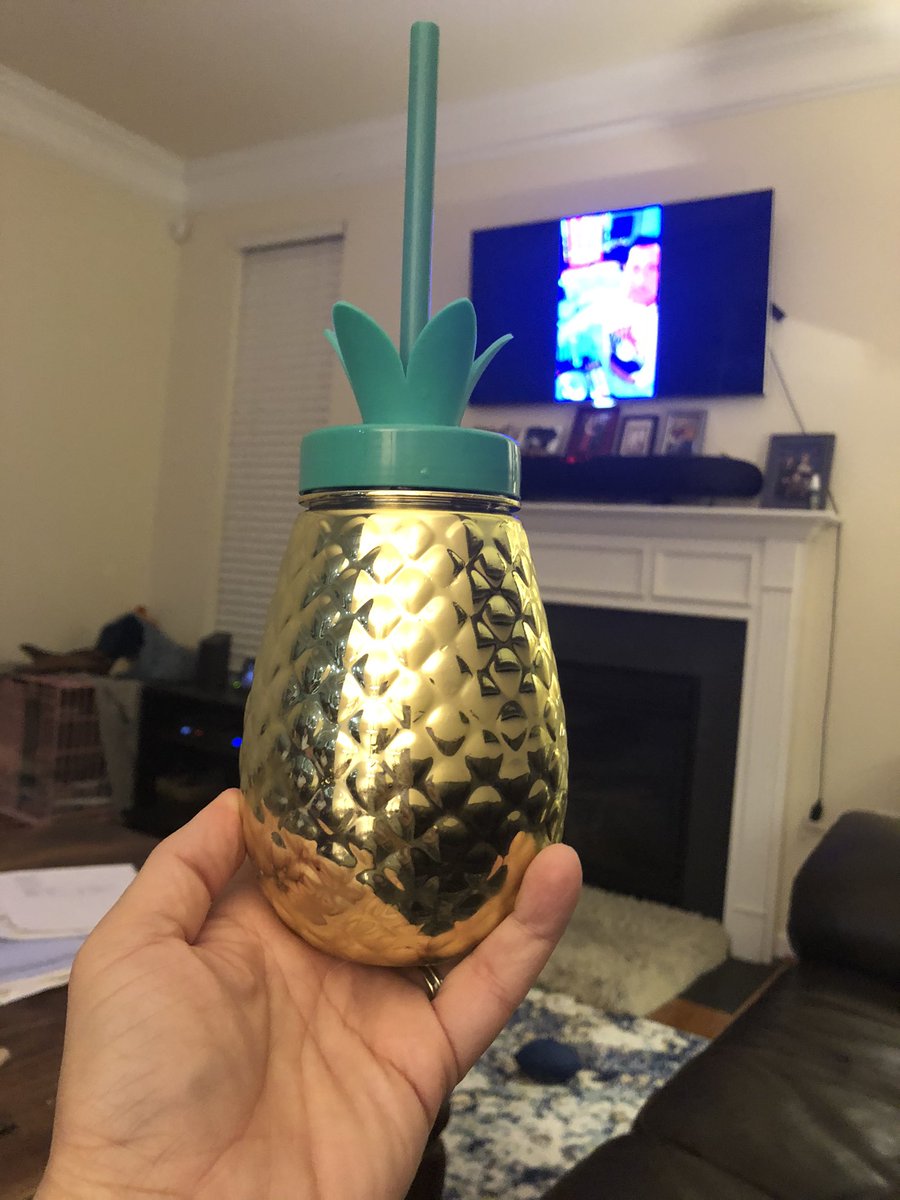 ScpJenn's tweet image. Quarantine Pineapple cup drink 👍😊@90DayFianceCast @DToborowsky #Annie