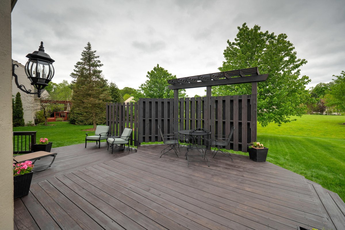 MikeSellsIndy's tweet image. Just Listed for sale in Geist / Lawrence Twp - 7560 Prairie View Drive Indianapolis, IN 46256. $320,000 list price in the Preserve. 
indyvrmedia.seehouseat.com/public/vtour/d… #indyrealestate #beautifulhome #forsale #justlisted #preserveatfallcreek #awesomeneighborhood #realestatevideo #drone