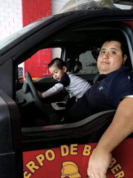 Lamentamos el fallecimiento del compañero Ricardo Aguilera Quintero adscrito a la Guardia Verde de la estación Saavedra. Deseamos a su familia encuentre pronta paz y resignación en estos momentos tan difíciles. Que en paz descanse.