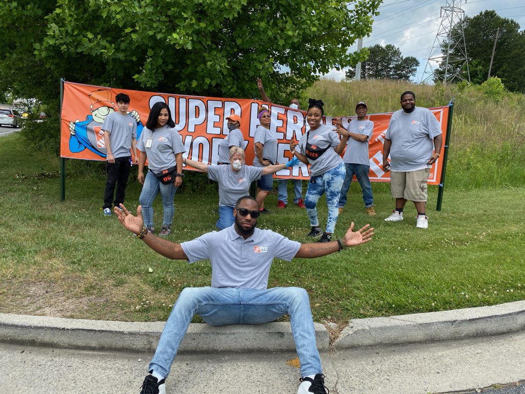 TeetheGrove791's tweet photo. It feels amazing to work for a company who values taking care of people....if you bleed orange you are very proud of your company. Thank you to all who has served as well🇺🇸🇺🇸🇺🇸@StephSmithTHD @John_Neveling @Joisil6777 @HDPro3227 @3277_hd https://t.co/qxTD0ClTrd