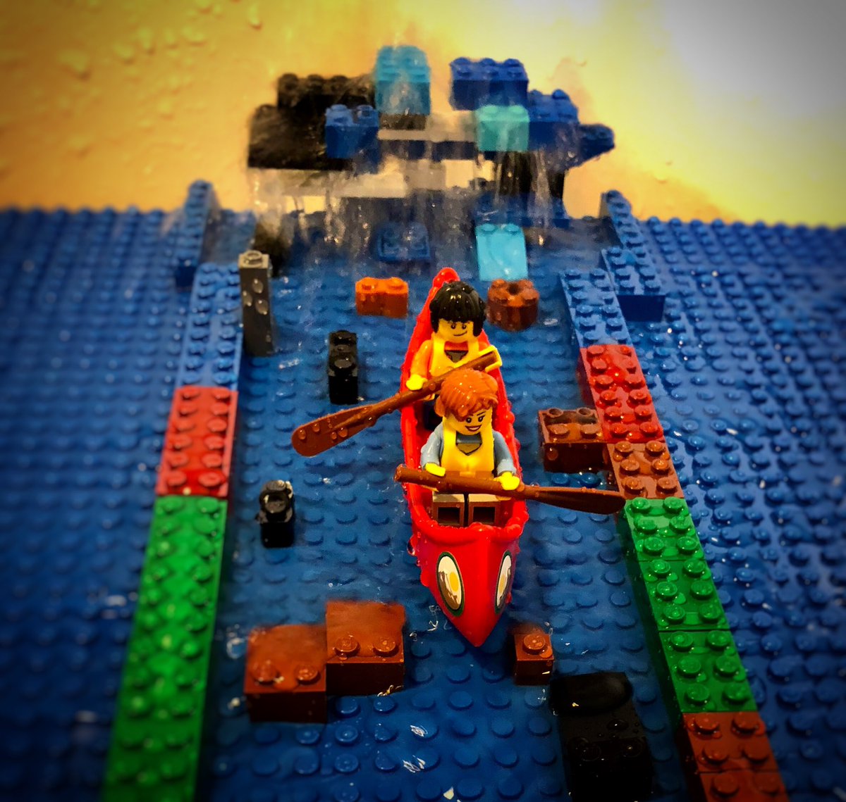Thanks to  @drheidismith  @DrPatMaher  @aylward_tomas  @MarkFLeather  @PhilMMullins  @JakobFrimann  @hayes_tracy  @nichifinn  @ODAdvSampler  @outdoormittens for your support, sharing of resources, ideas, & smiling at my Lego River