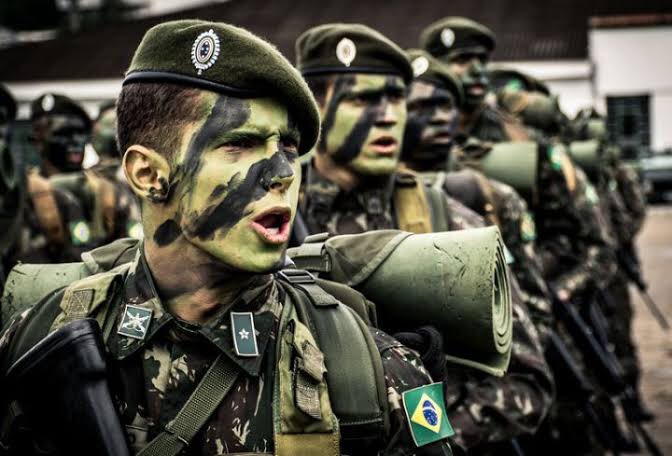 Tenente_Coimbra's tweet photo. Senhor
Tu que disseste ao infante
Dominai sobre todas as criaturas
Fazei-me forte de corpo e alma
Dai-me a graça de saber lutar com lealdade
E vencer com justiça
Mas, se não merecer a vitória
Morrer com dignidade
Infantaria
Brasil 🇧🇷
#SemanaDaInfantaria #SemprePronto https://t.co/D8TTQLHH0e