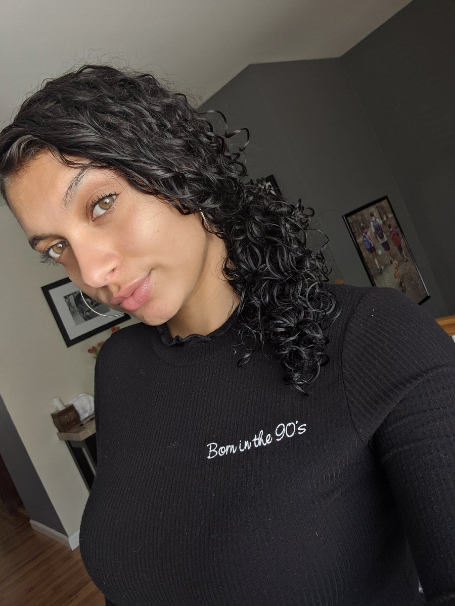 kurlyah97's tweet photo. @RizosCurls Side curly poinytail look for this happy  Friday #RizoResults 💗 https://t.co/poIOBEDGj4