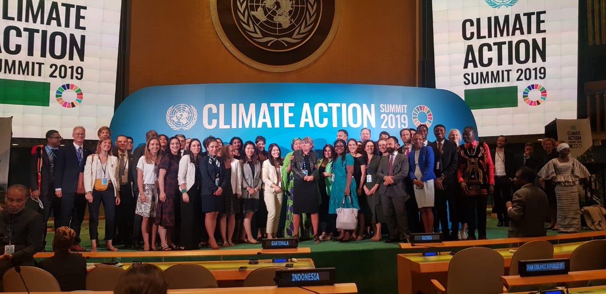 Last year, I had the honor of serving as the youngest advisor on the  @UN Secretary-General’s climate team. Specifically, I was in charge of the first ever United Nations Youth Climate Summit, where we brought more than 1,000 young leaders from 140+ countries to the UN.THREAD